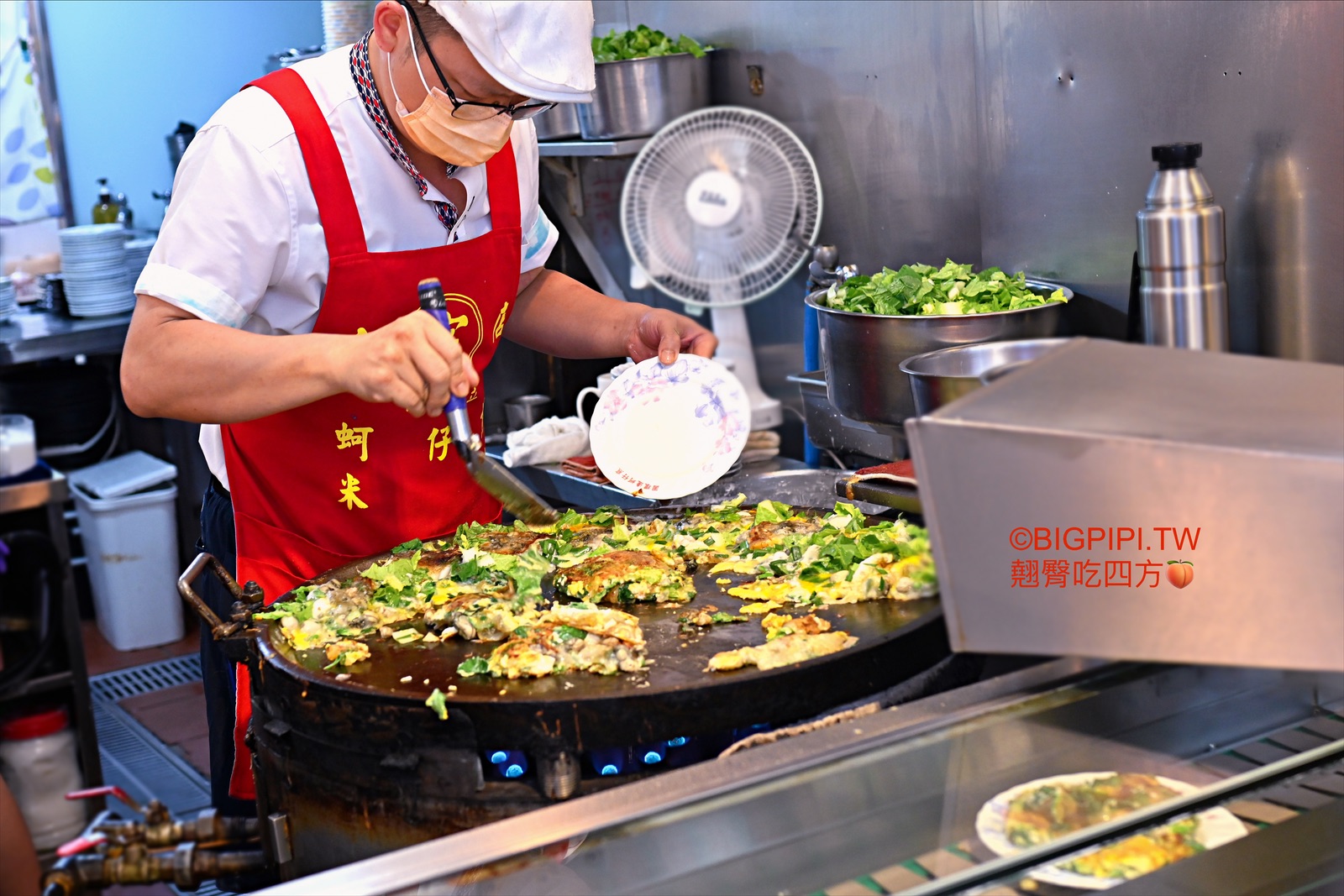 【寧夏夜市美食】圓環邊蚵仔煎，米其林餐盤推薦美食（菜單 價錢） @翹臀吃四方