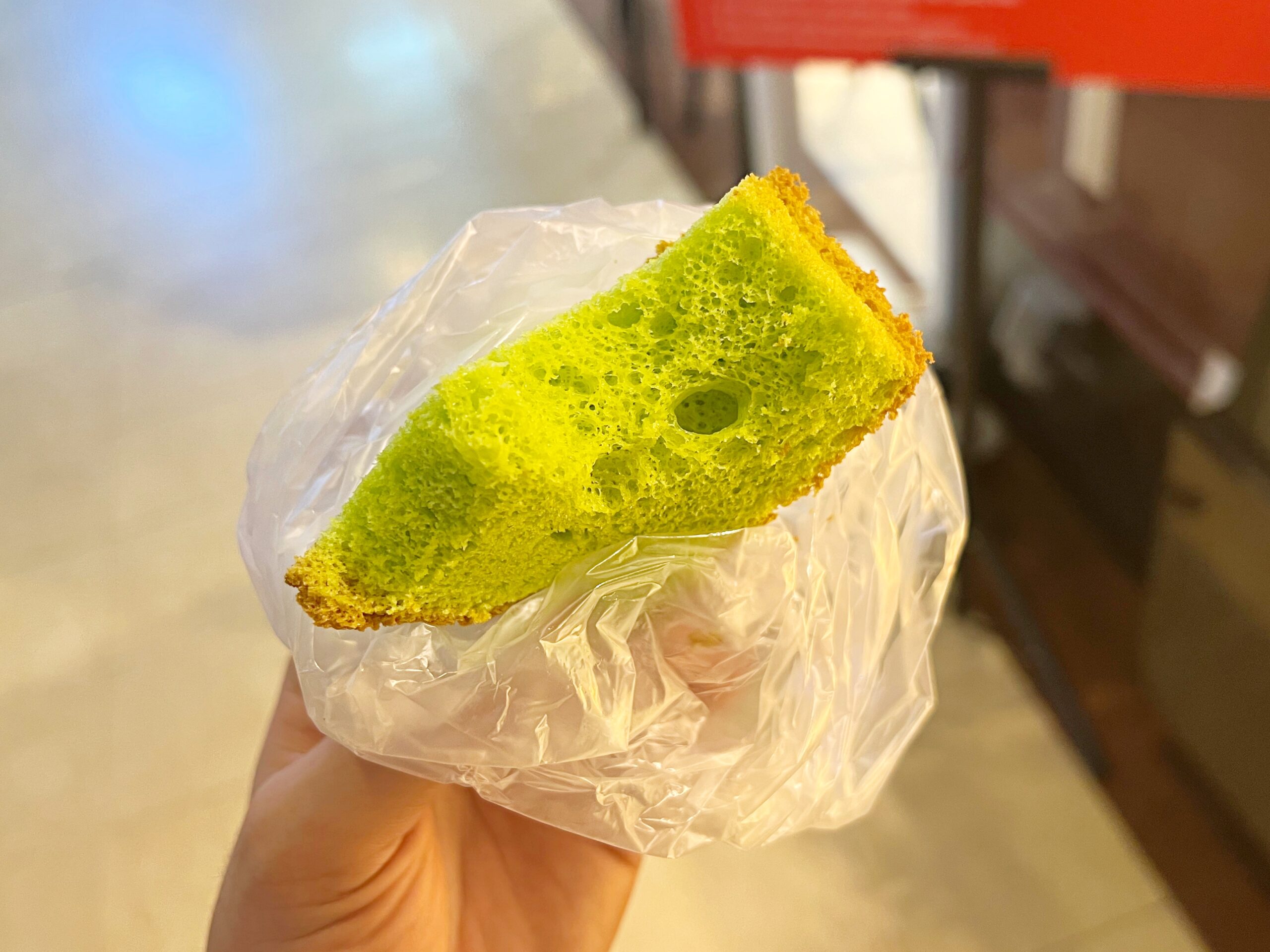 【新加坡美食】Bengawan Solo 斑蘭蛋糕，新加坡伴手禮推薦 @翹臀吃四方